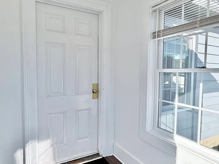 114 Lafayette Rd — Photo 19