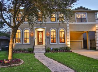 4517 Maple St, Bellaire, TX 77401