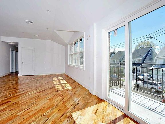 2nd image of 10736 Robard Ln