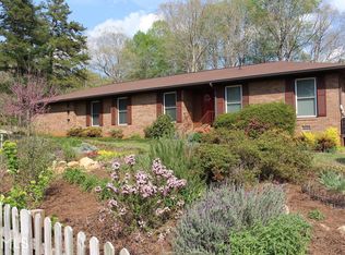 184 York Dr, Cornelia, GA 30531