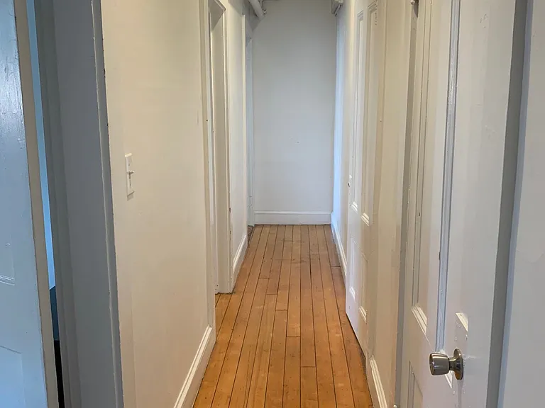 374 Thames St — Photo 8