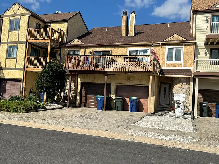 25 Beacon Ln #BEACH BLOCK — Photo 32