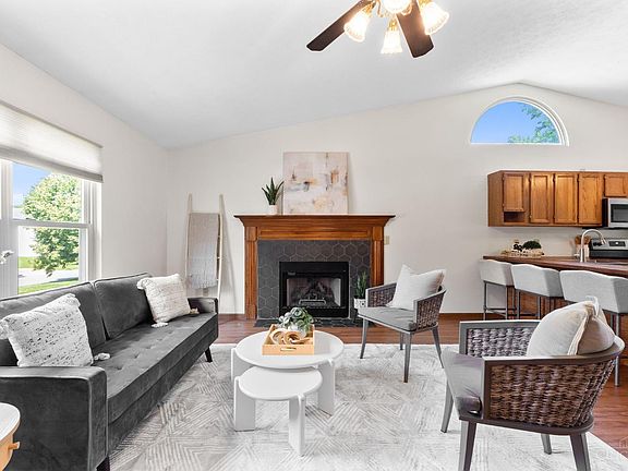 5th image of 9736 Flagstone Way