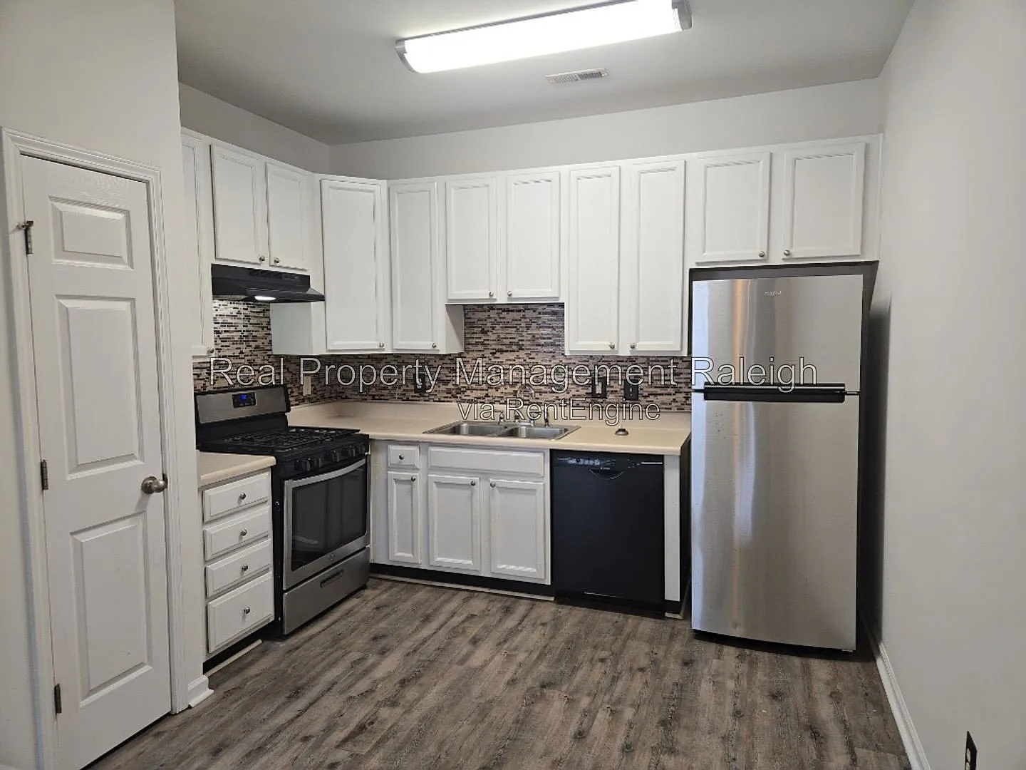 3 bed, 2.5 bath, 1740 sqft, $1,650 — Photo 4