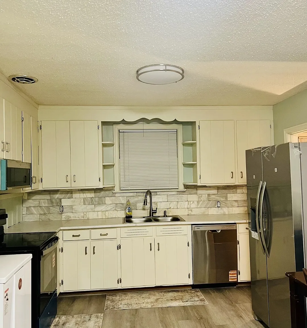 1328 Chevis St — Photo 3