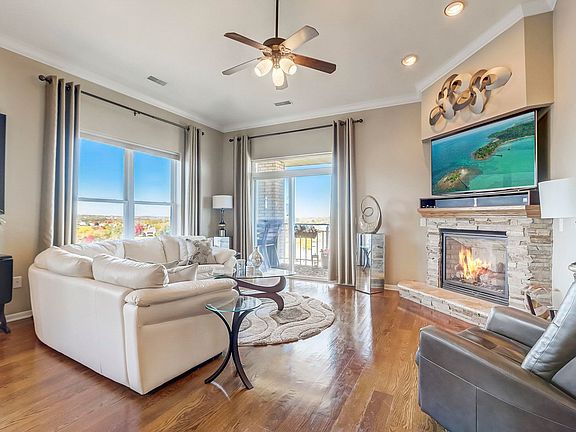 2nd image of 9201 Crosswinds Ln Unit 401