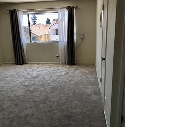 4th image of 3466 Paxton Ave #2