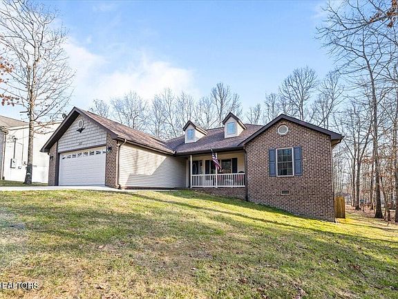 3rd image of 157 Exeter Dr