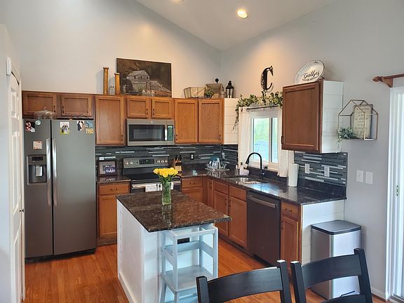 2nd image of 6563 Robindale Dr