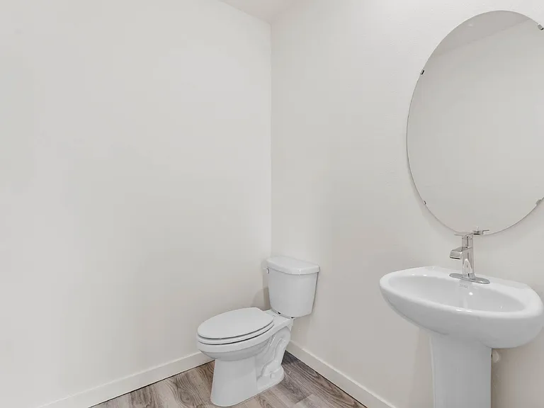 419 Tanis Ave — Photo 8