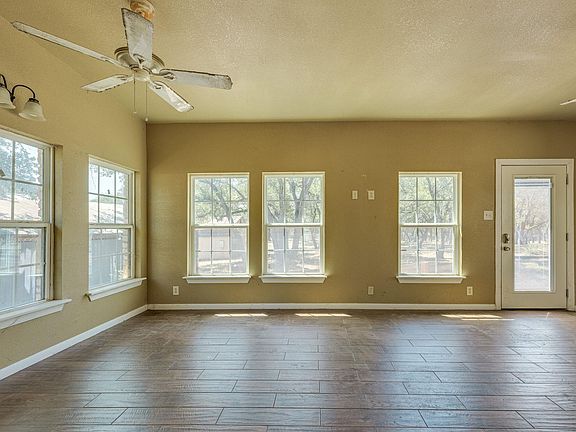 5th image of 122 Winding Creek Rd