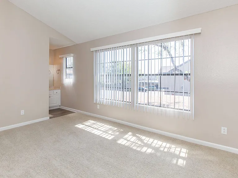 Oak Tree Court Apartment Homes — Photo 58