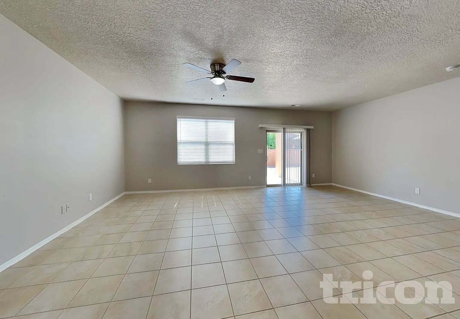 2081 Camino Rincon SW Los Lunas NM — Photo 2