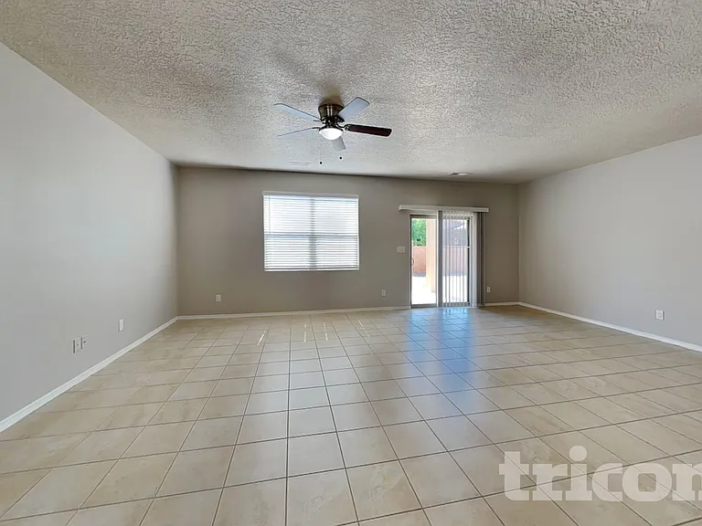 2081 Camino Rincon SW — Photo 2