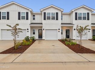 111 Harper Grove Cir, Ocean Springs, MS 39564