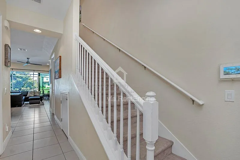 4 bed, 5.0 bath, 2094 sqft, $2,525 — Photo 3