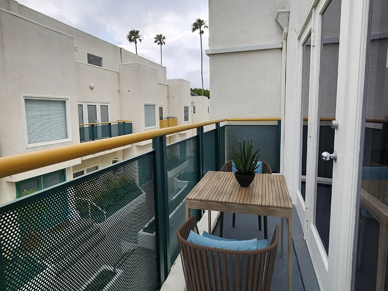 807 21st St #5 — Photo 11