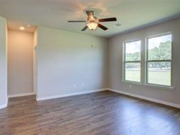 5th image of 314 Windsor Woods Dr