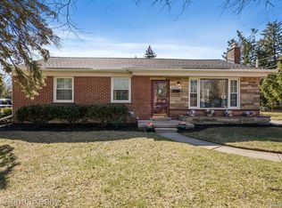 16261 Beverly Rd, Beverly Hills, MI 48025