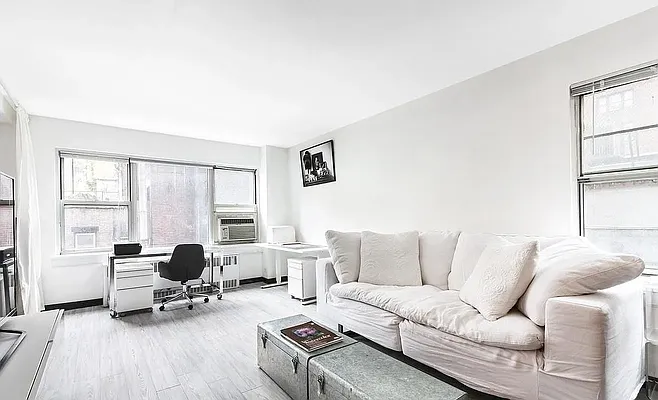 Rented by SERHANT. | media 1