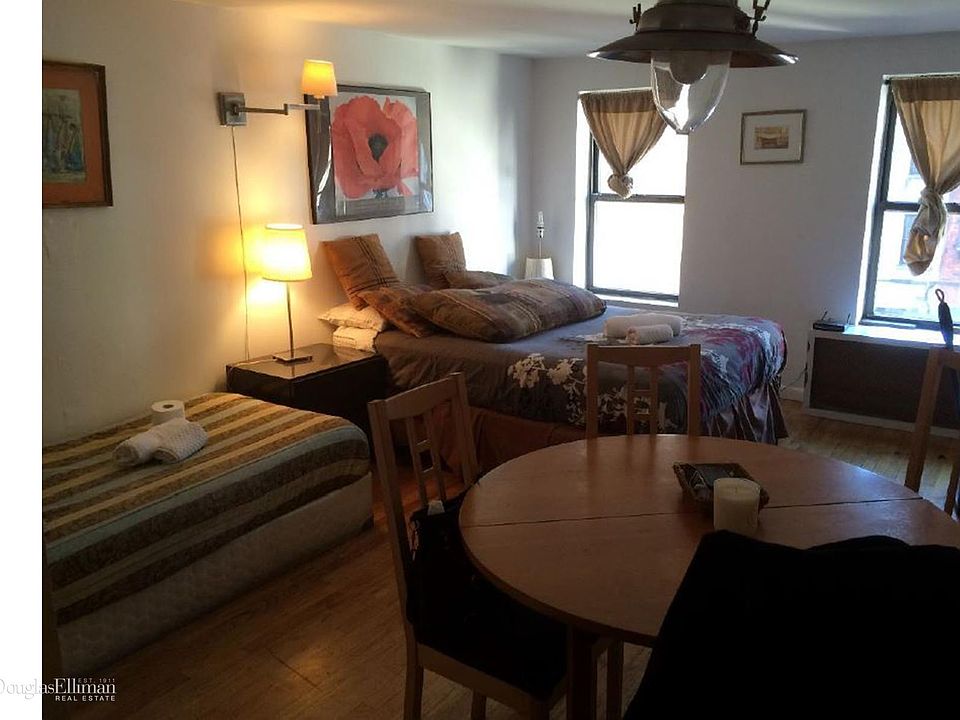 1st image of 206 E 35th St