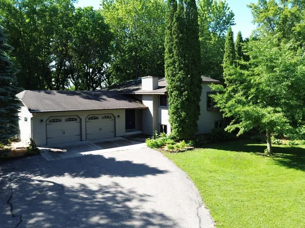 1309 Horseshoe Dr, Willmar, MN 56201