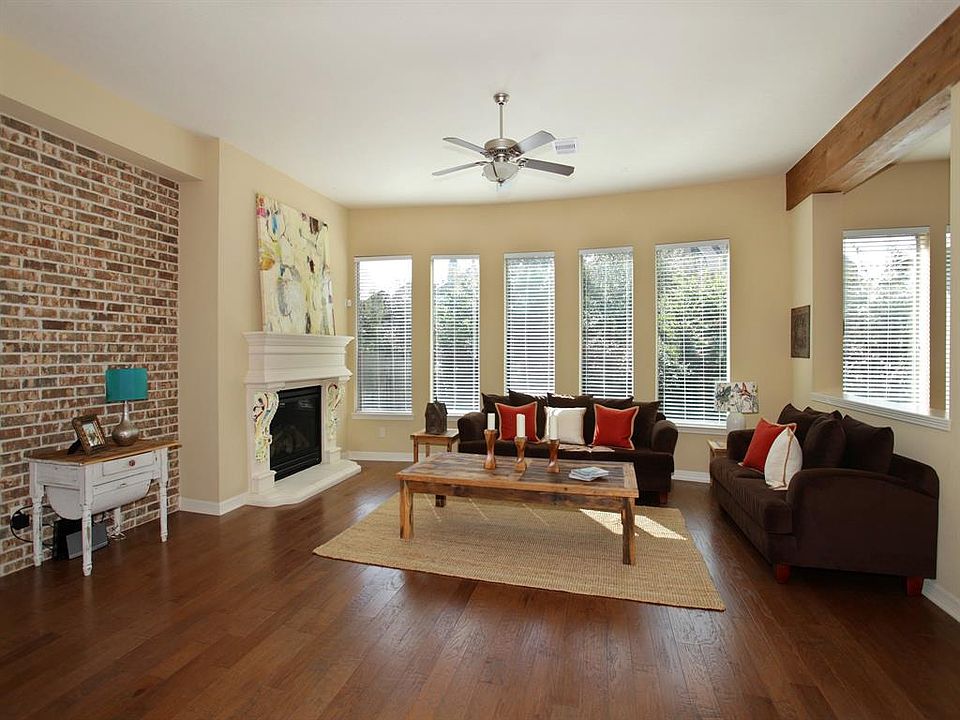 1st image of 121 W Tupelo Green Cir