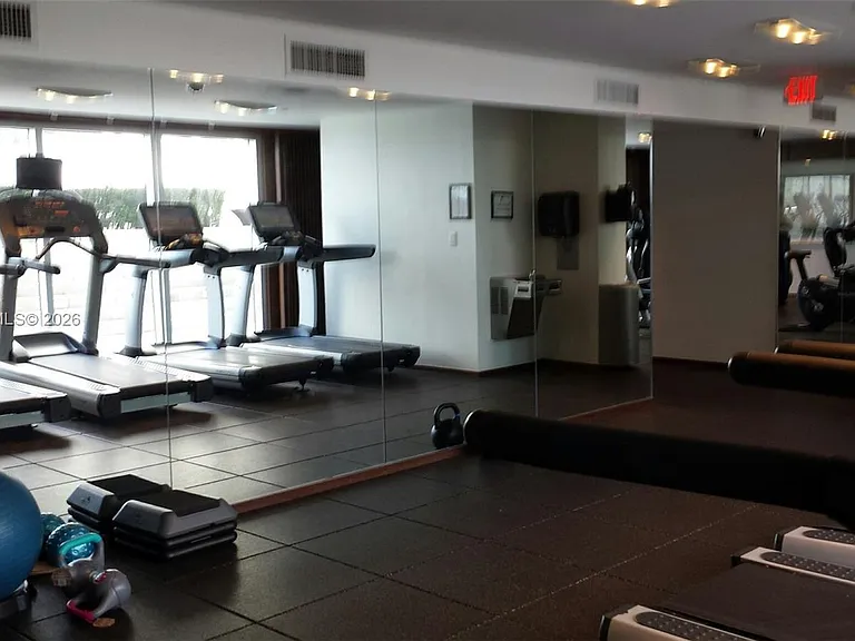 325 Biscayne Blvd #1420 — Photo 13