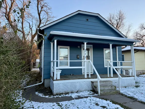 211 7th Ave SW, Aberdeen, SD 57401