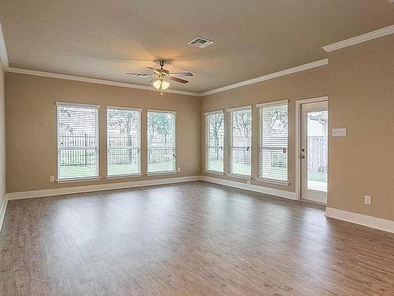 3rd image of 613 Fair Springs Dr