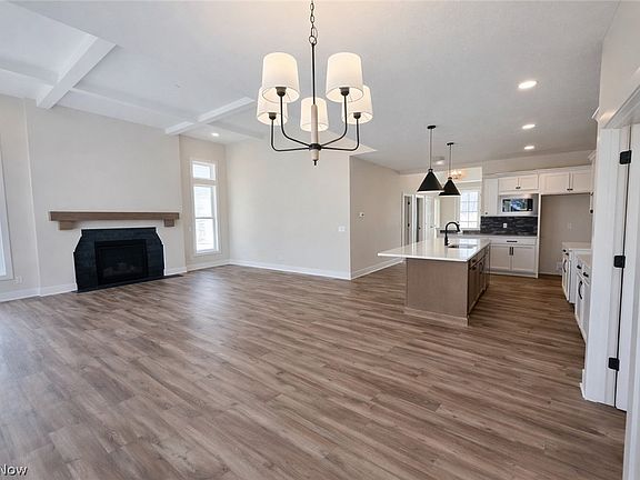 3rd image of 9159 Dove Ln