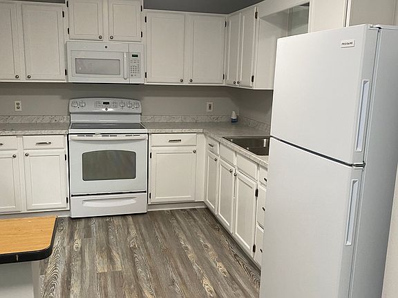 4th image of 4381 Eagle Crest Dr #4381