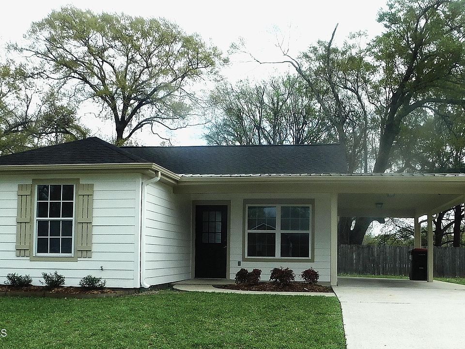 1st image of 710 Hellen St