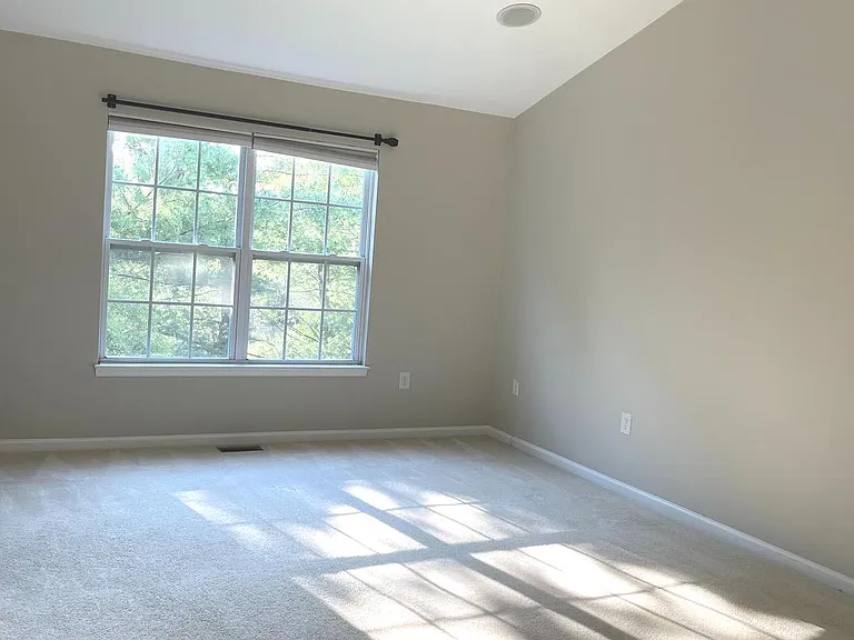 36 Hoover Ave — Photo 14