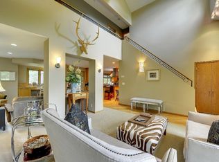 220 King Hill Rd, Golden Valley, MN 55416