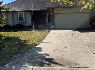 309 SE 25th St, Oak Grove, MO 64075