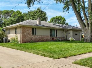 3706 Lindlavista Way, Des Moines, IA 50310
