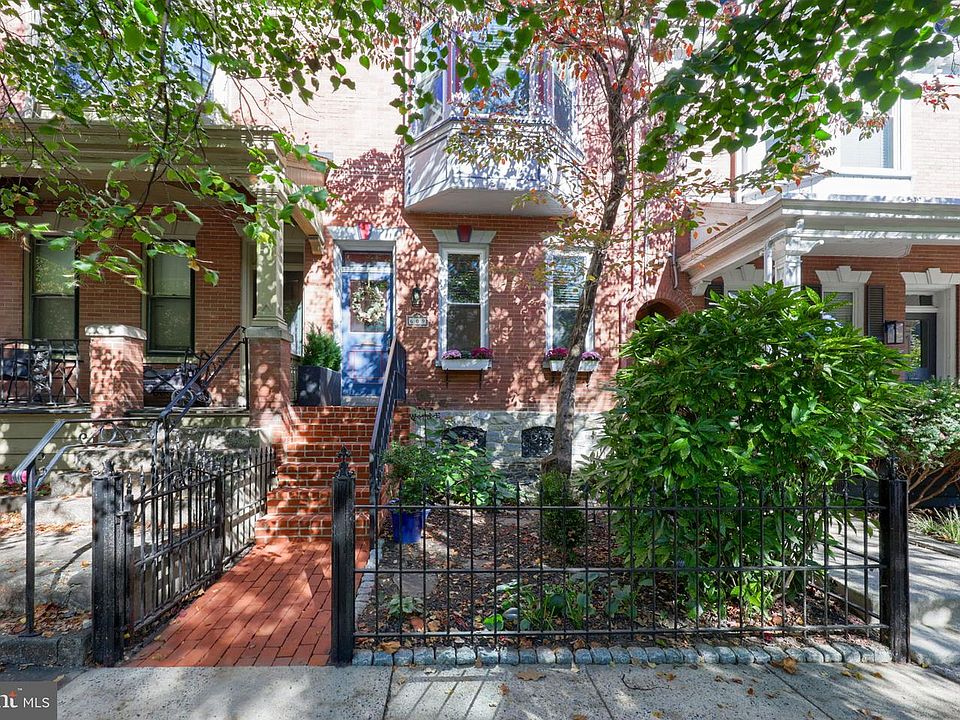 1st image of 609 W Chestnut St