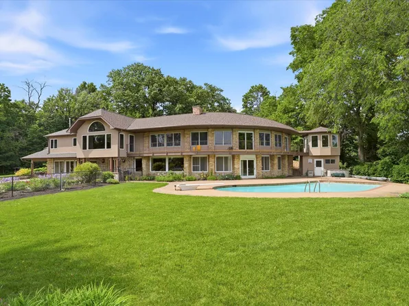 10129 Eden Prairie Rd, Eden Prairie, MN 55347