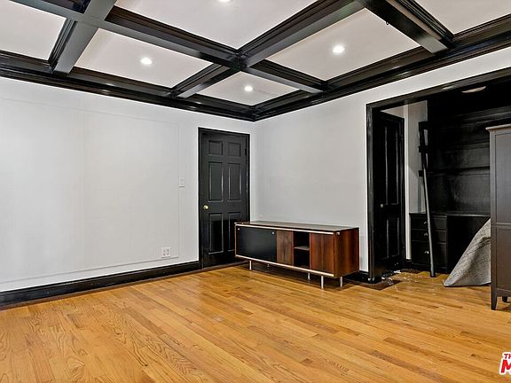4th image of 1324 Westwood Blvd #1324