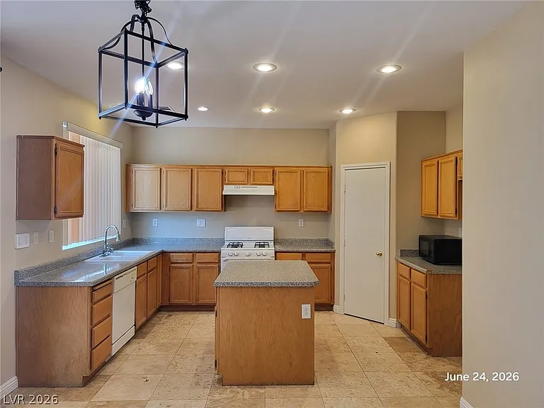 5535 Crescent Valley St — Photo 4