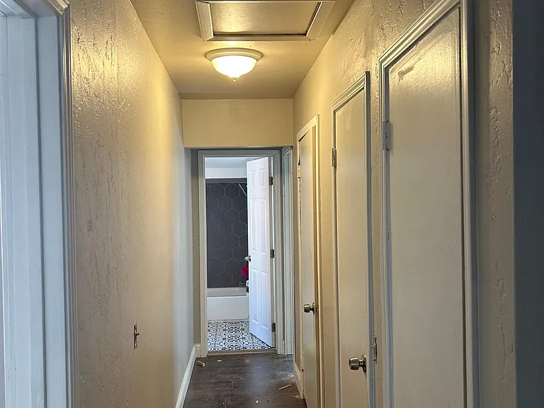 1119 Locust St — Photo 11