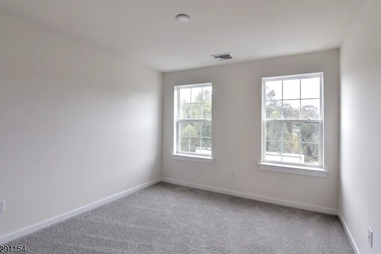 702 Parkview Ln — Photo 14