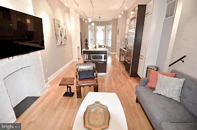 1538 Swann St NW #1 — Photo 5