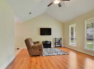 9035 Sarah St, Denham Springs, LA 70706