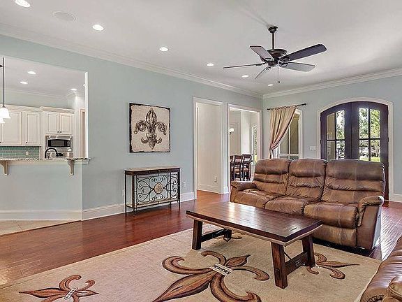 5th image of 605 Stillwood Dr