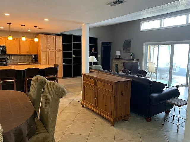 Slade Dr — Photo 8