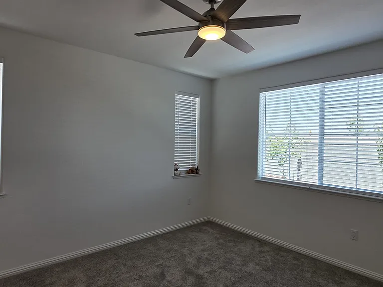 1582 Pinchot Dr — Photo 8
