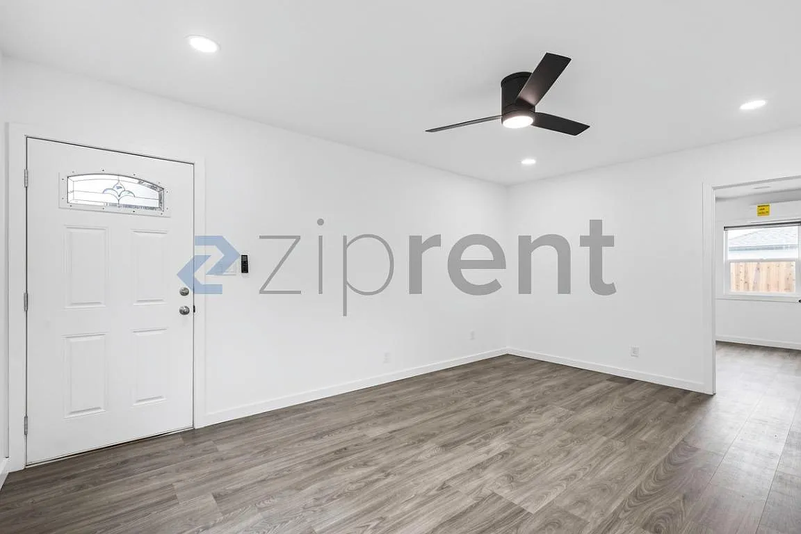 1 bed, 700 sqft, $2,475 — Photo 3