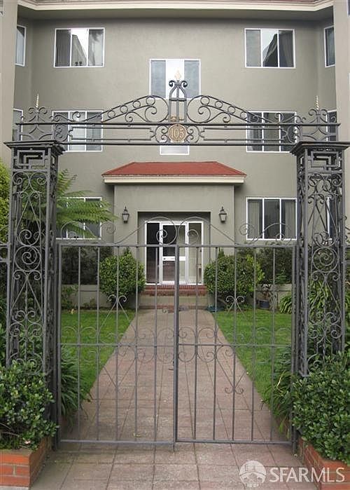 1st image of 105 Palm Ave APT 11
